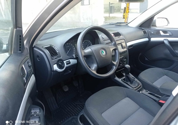 Skoda Octavia cena 13900 przebieg: 250000, rok produkcji 2007 z Żabno małe 79